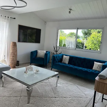 Holiday home Agreable Maison De *