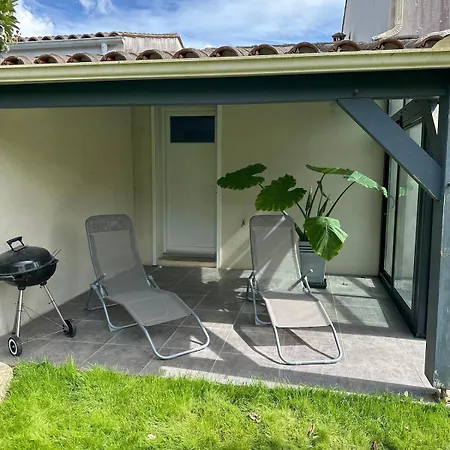 Holiday home Agreable Maison De *